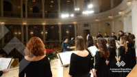 Xalq artisti Elnarə Kərimovanın səhnə fəaliyyətinin 30 illiyi münasibətilə konsert proqramı təqdim olunub