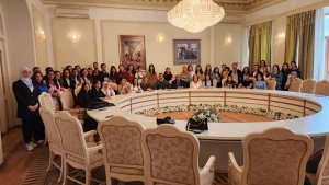Tənqidçi Əsəd Cahangir tələbələrlə görüşüb