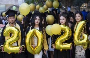 Humanitar Kollec növbəti məzunlarını yola salıb