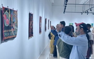 Azərbaycan rəssamlarının əsərləri Pakistanda uğurla təqdim edilib