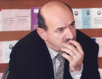 Ramiz Qusarçaylının kölgəsi…