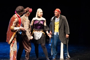 Trabzonda keçirilən beynəlxalq teatr festivalı yekunlaşıb