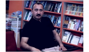 “Döngə-döngə, küçə-küçə darıxdım...” - Mənsur Həsənzadənin şeirləri
