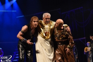 Akademik Milli Dram Teatrında “İsgəndərə yeni namə” tamaşasının premyerası olub