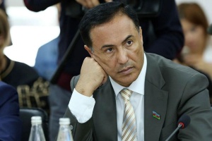 Professor və deputat Nəsirov qaranlıqda da işıq axtarır...