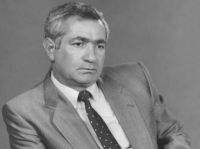POEZİYAMIZIN QIZIL FONDUNDAN - Vahid Əziz, “İnanmıram…”