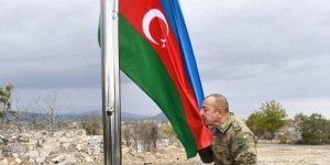 Üçrəngli bayraq – ESSE