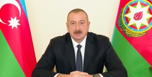 Prezident gəncləri mükafatlandırıb