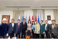 Günay Əfəndiyeva türk dövlətlərinin gənc şair və yazarları ilə görüşüb