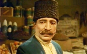 Yetimlik acısı çəkən, Şamaxıdan Bakıya ümid dalınca gələn, Üzeyir bəydən dərs alan, xidməti maşınla teatra getməkdən imtina edən görkəmli aktyor