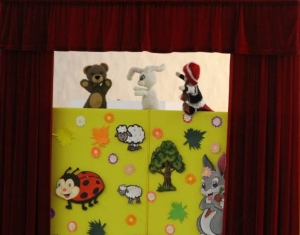 Uşaqlara “Günəşim” kukla teatrının bayram töhfəsi var
