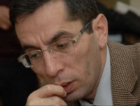 Şeirimizin ağ səsi – QULU AĞSƏS