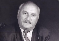 Folklorun, xalq ruhunun, klassik şeiriyyətin keşiyində duran şair