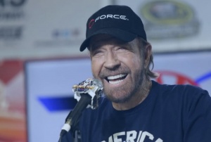 Məşhur aktyor &Ccedil;ak Norris vəfat edib