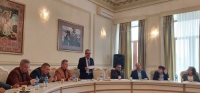 “Mükafat tilsimdir şair qəsdinə...”