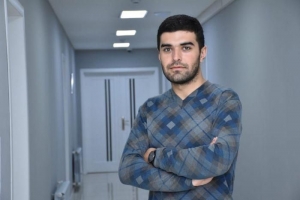 “Dəvələr, atlar, şarlar” – Rəvan Cavidin hekayəsi