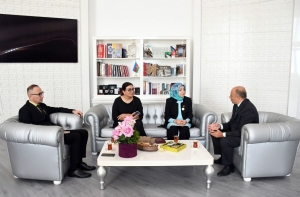 Anar Kərimov Fatma Sönməzlə görüşüb