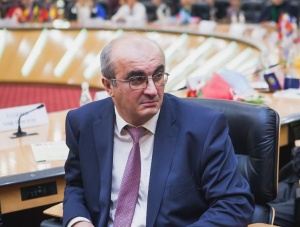 Bor&ccedil;alı elinin Asif Hacılısı