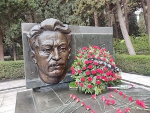 Mart ayının 21-də, saat 11-də Fəxri Xiyabanda...
