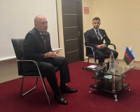 Yazıçı Varis Xəzər rayonu gəncləri ilə görüşmüşdür