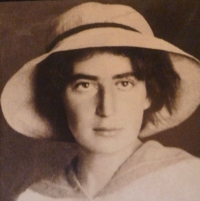 Ən yaxşı şeirlərini tənha və xəstə olarkən yazdı  -  5 gün dalbadal yəhudi şeiri