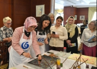 Bakıda səfirlərin xanımları Ebru sənəti ilə tanış olublar