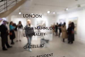 “İstiqamətlərin itirildiyi məkanları axtaran” Aida Mahmudovanın Gazelli Art House-da sərgisi açılıb