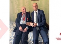 Anar Kərimov Vidadi Babanlıya “Şərəf” ordenini təqdim etdi