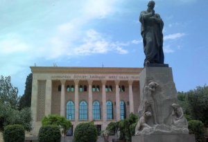 Milli Dram Teatrının may repertuarı açıqlanıb