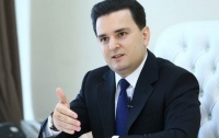BİRİ İKİSİNDƏ: Əməkdar artist Ramil Qasımovla müsahibə