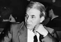 POEZİYAMIZIN QIZIL FONDUNDAN: - Nüsrət Kəsəmənli, “Sən demə təzədən sevmək olarmış…”