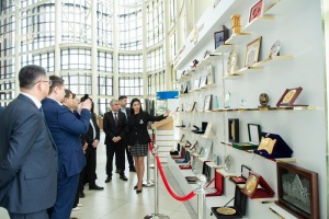 Qazaxıstan n&uuml;mayəndə heyəti "ASAN xidmət"də