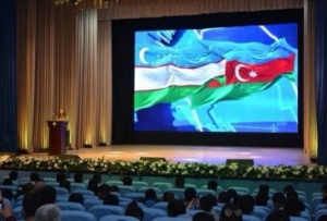 Qənirə Paşayeva Nəvai vilayətində Azərbaycan mədəniyyət günlərinin açılışında çıxış edib