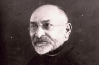 Uşaqkən bol xəstələnmələri, mülkiyyə məktəbində erməni müəllim tərəfindən incidilməsi, faciə janrının banisi olması…