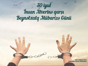Gənclər Kitabxanasında “İnsan alverinə səssiz qalma!” adlı material hazırlanıb