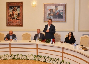 “Natəvan” klubunda Yunus Oğuzun “Cığır” romanının təqdimatı keçirilib