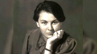 SEÇMƏ ŞEİRLƏR: Nigar Rəfibəyli, “Anara”
