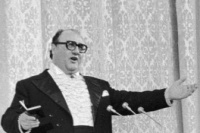 Oxuyur Azərbaycan SSR xalq artisti Rauf Atakişiyev!