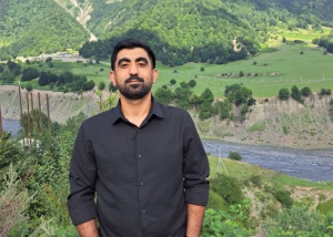 &Ouml;z&uuml;n&uuml;təqdim - R&ouml;yal Nemət 2 şeiri ilə