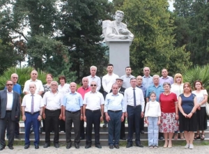 Xalq şairinin əsrin yaşıdı olmasına 1 il qalır... -BƏXTİYAR VAHABZADƏNİN 99-u