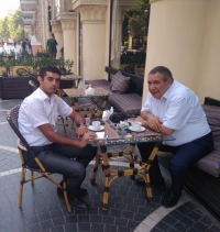 Rəşad Məcid: “Elçin Hüseynbəyliyə dedim, gəl, uşaqlardan bir neçəsinə deyək, gətirib sənin kitablarını AYB-nin önündə yandırsınlar”