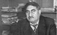 İnsanların yerlərinin səhv d&uuml;şə biləcəyindən daim narahat olan şair