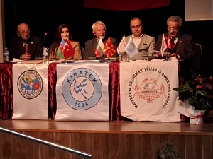 İzmirdə Balkan türkləri ədəbiyyatı coşqusu