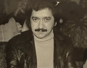 Anar ezamiyyətə gedəndə ş&ouml;bənin y&uuml;k&uuml;n&uuml; o &ccedil;əkirdi