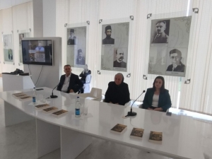 Sumqayıtda yazıçı Yunus Oğuzun Polad Həşimovun ailə üzvləri ilə görüşü keçirilib