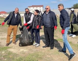 Şah Sultan Hüseyn məscidinin ətrafında təmizlik işləri görülüb