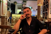 Bəzən ehtiras, bəzən sükut, bəzən də qəhərli bir təbəssüm... -ESSE