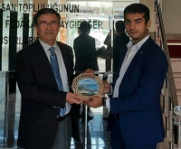 Yaqub Öməroğlu: “ O çox kitab oxuyan insanlar bizi xilas edəcəklər”