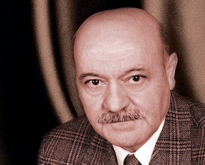 Xanəndə Zülfü Adıgözəlovun oğlu, müğənni Rauf Adıgözəlovun qardaşı, dirijor Yalçın Adıgözəlovun atası olan bəstəkar VASİF ADIGÖZƏLOV