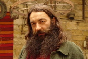 Qəfil gələn &ouml;l&uuml;m hər şeyi alt-&uuml;st etdi